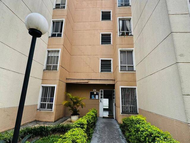 #111 - Apartamento para Venda em Jandira - SP - 2