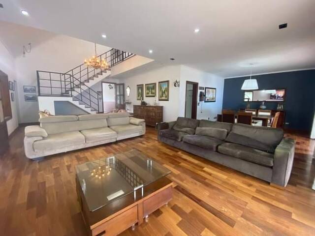 #112 - Casa para Venda em Santana de Parnaíba - SP